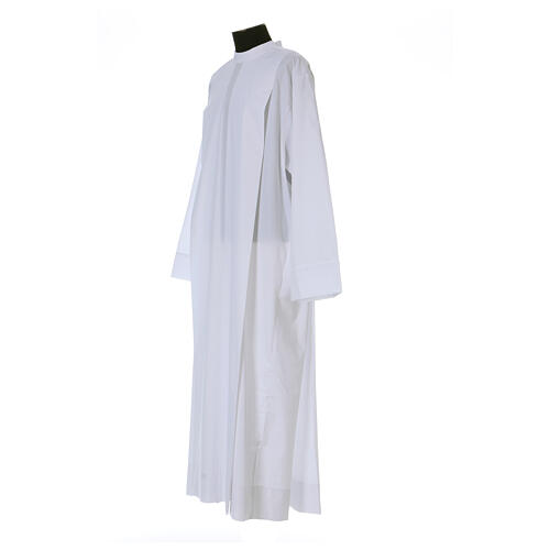 Albe in der Farbe Weiß aus 65% Polyester und 35% Baumwolle mit zwei gelegten Falten Reißverschluss auf der Schulter 2