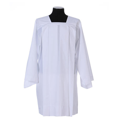 Chorhemd in der Farbe Weiß aus 65% Polyester und 35% Baumwolle mit 4 gelegten Falten 1