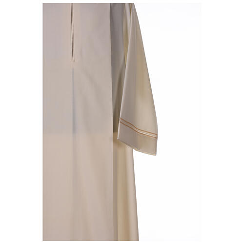 Alb 55% wool 45% polyester, ivory fabric, hand-embroidered hemstitches, front zipper Gamma 2