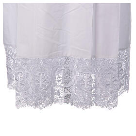 White polycotton alb with lateral pleats, macramé lace and golden clasp