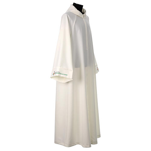 Alva cor de marfim com logótipo oficial Jubileu 2025 corte alargado capuz falso 5