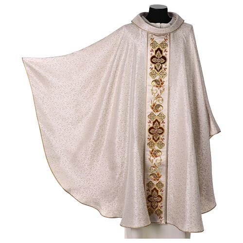 Ivory silk chasuble with filigree, 2025 Jubilee, Limited Edition by Gamma, 1/25 4