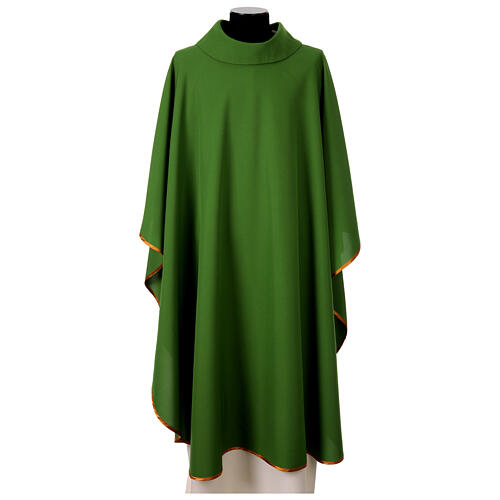 Casulla sacerdotal sin bordado borde acabado dorado 2