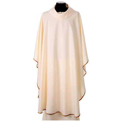 Casulla sacerdotal sin bordado borde acabado dorado 5