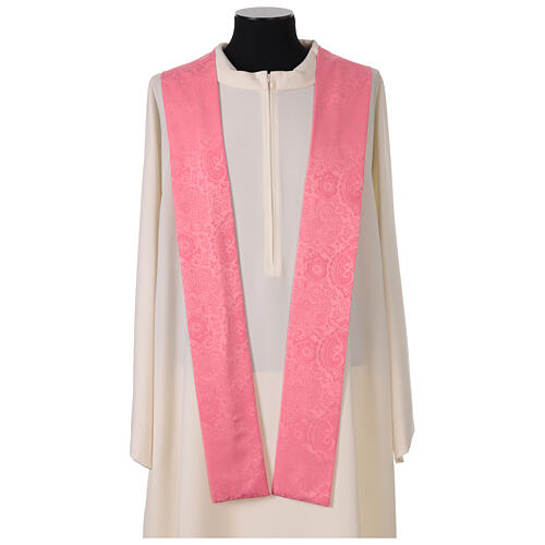 Kasel in Rosa mit Damastoptik, stilisierten Ornamenten und goldfarbenem Saum 7