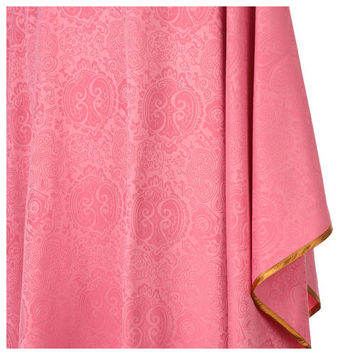 Chasuble rose damassée motif floral 4