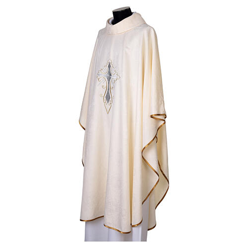 Casulla adamascada cruz bordados oro y plata 13