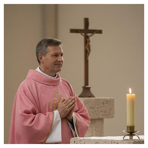 Pink damask chasuble with golden JHS embroidery 5