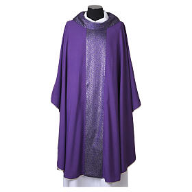 Casula con stolone ricamato con dettagli dorati