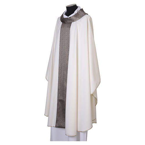 Catholic Chasuble with embroidered stolon and gold details 13