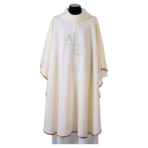 Casulla bordada Alfa y Omega y cruz plateada 7