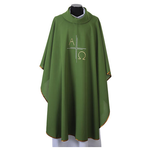 Chasuble brodée Alpha et Oméga et croix argentée 2