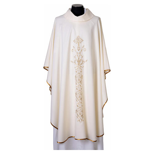 Chasuble croix florale et volutes broderies dorées 8