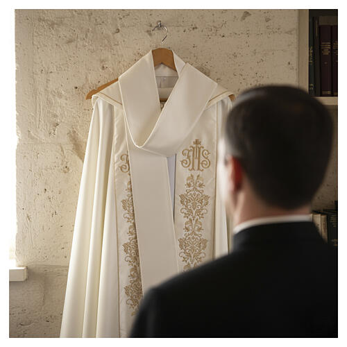 Ivory satin liturgical cope with gold floral embroidery 2