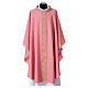 Chasuble rose 100% polyester avec galon brodé floral Gamma s1