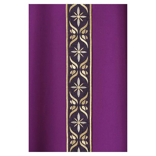 Casulla morada 100% poliéster Gamma entorchado floral 2