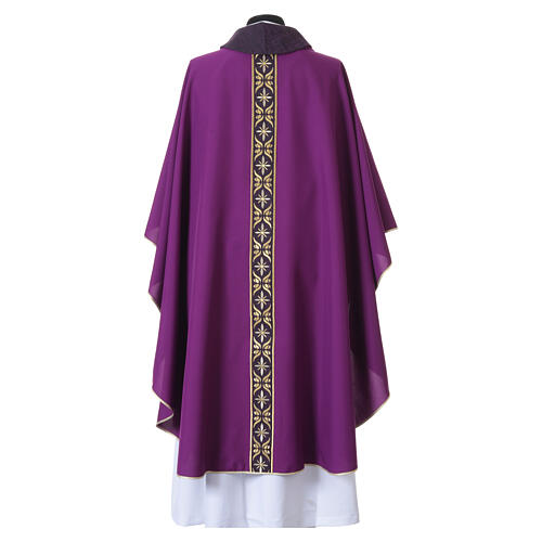 Chasuble couleur aubergine 100% polyester Gamma bande florale 4