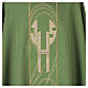 Kasel mit Mittelstab und goldenem IHS-Monogramm s3