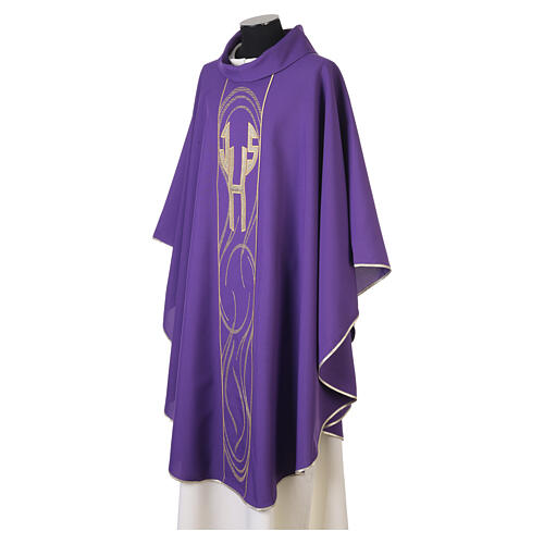 Chasuble avec bande centrale et monogramme IHS doré 13