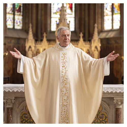 Wool and Silk Priest Chasuble with Floral Embroidery, Vebi Confezioni 2