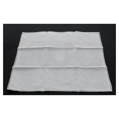 Corporale 100% lino con ricamo IHS raggiera pizzo bianco Gamma 2
