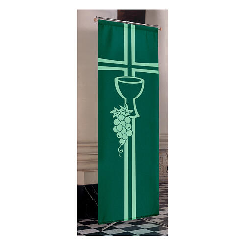 Banner von Slabbinck – Grün, mit Kreuz, Kelch und Trauben, 300 x 100 cm 1