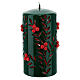 Green Christmas candle with carved pattern and red embossed berries, 8 cm diameter s1