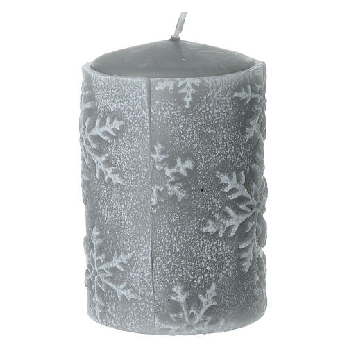 Set of 4 pearl grey candles with snowflakes, 4x2.5 in 3