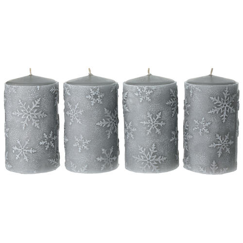 Set 4 velas gris perla con copos de nieve 13x7 cm 1