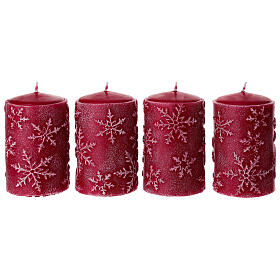 Weihnachtskerzen, Set zu 4 Stück, rot, mit Schneeflocken-Reliefdekor – 10 × 6,5 cm