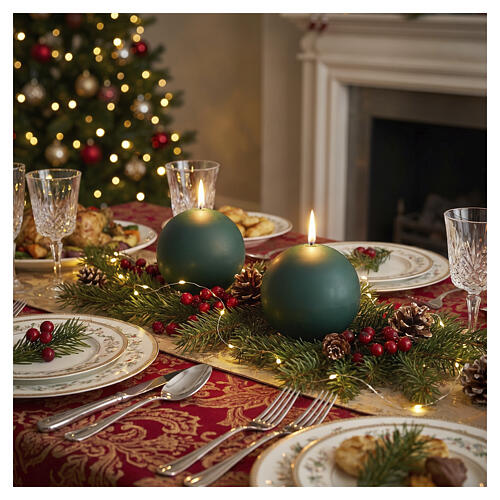 Set of 2 ball-shaped opaque green candles, 4 in 2