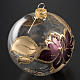 Boule de Noel transparente décors or violet 8cm s2