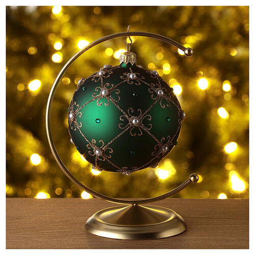 Weihnachtskugel aus mundgeblasenem Glas Grundton Grün mit goldenen Verzierungen 100 mm 2