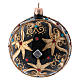 Weihnachtskugel aus Glas Grundton Schwarz mit goldenen Verzierungen und roten Schmucksteinen 100 mm s1