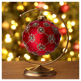 Weihnachtskugel aus mundgeblasenem Glas Grundton Rot mit goldenen Verzierungen und Perlen 100 mm