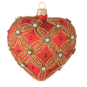 Weihnachtskugel aus mundgeblasenem Glas in Herzform Grundton Rot mit goldenen Verzierungen und Perlen