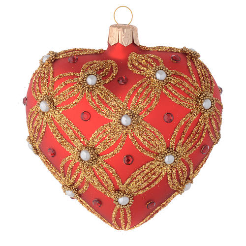 Weihnachtskugel aus mundgeblasenem Glas in Herzform Grundton Rot mit goldenen Verzierungen und Perlen 1