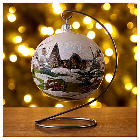 Weihnachtsbaumkugel aus Glas Grundton Weiß Motiv schneebedecktes Dorf 100 mm