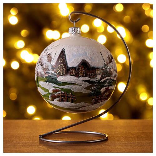 Weihnachtsbaumkugel aus Glas Grundton Weiß Motiv schneebedecktes Dorf 100 mm 2