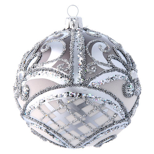 Weihnachtsbaumkugel aus mundgeblasenem Glas Grundton Silber mit weißen und silbernen Verzierungen 100 mm 2