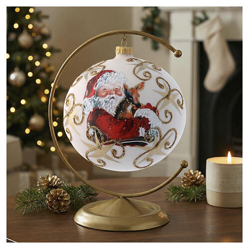 Weihnachtskugel aus Glas Grundton Weiß matt Motiv Weihnachtsmann mit Rehkitz 150 mm 2