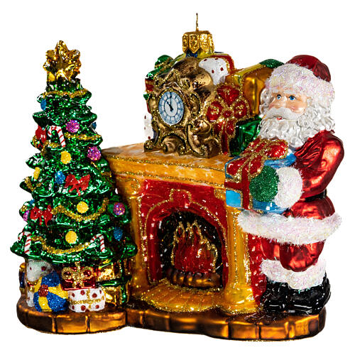 Santa Claus and fireplace, Christmas tree decoration in blown glass 3