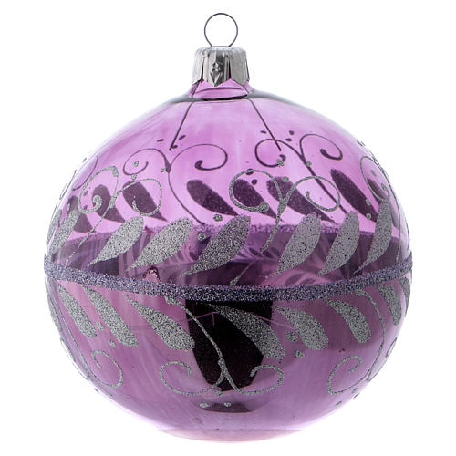 Weihnachtskugel aus violettfarbenem Glas mit silberfarbenen Ornamenten 100 mm 2