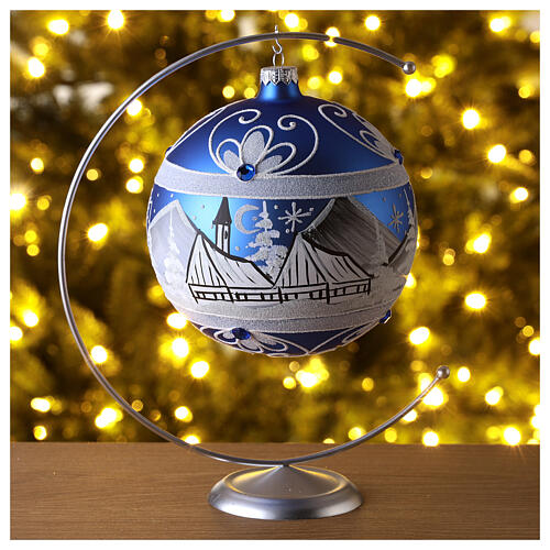 Weihnachtskugel aus Glas Grundton Blau Motiv nordische Winterlandschaft 150 mm 2