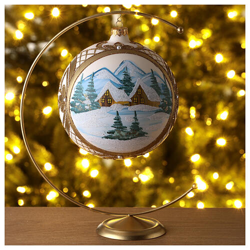 Weihnachtskugel aus Glas Grundton Cremeweiß Motiv schneebedeckte Winterlandschaft mit goldenem Rahmen 150 mm 2