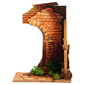 Nativity setting, half arch with bricks and flowers