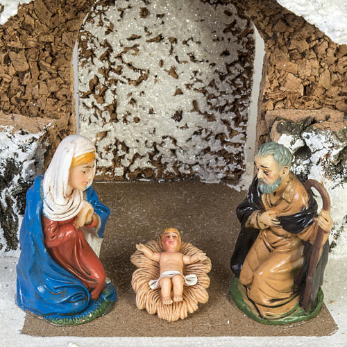 Nativity setting, stable with snow, pines and star 26x36x16cm 2