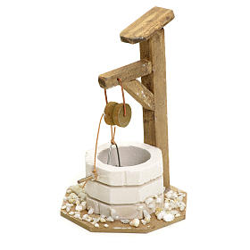 Settings, houses, workshops, wells: Nativity setting, well in plaster with pulley