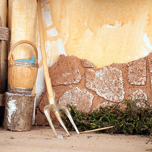 Nativity stable with plaster wall and tools 5