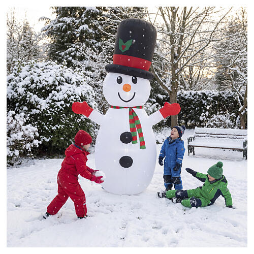 Bonhomme de neige gonflable lumineux LED blanc froid 240x160x95 cm pour extérieur 2